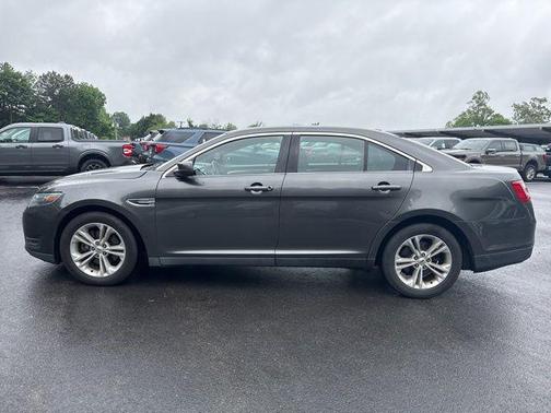 MAGNETIC 2016 Ford Taurus SEL
