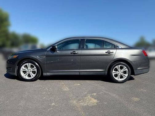 MAGNETIC 2016 Ford Taurus SEL