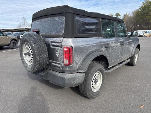 2022 Ford Bronco Base