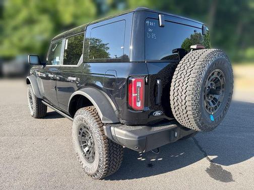 SHADOW BLACK 2026 Ford Bronco Badlands