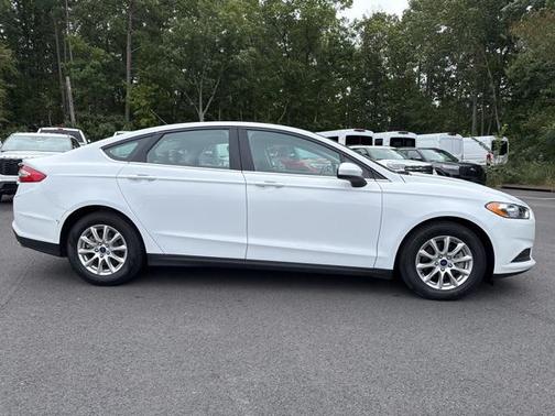 2016 Ford Fusion S