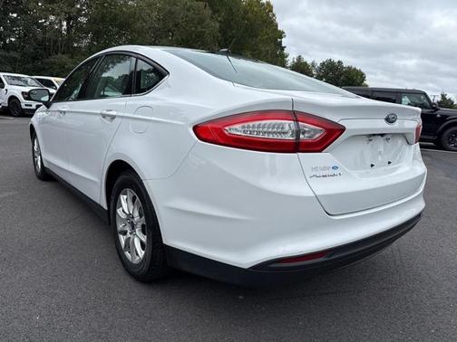 2016 Ford Fusion S