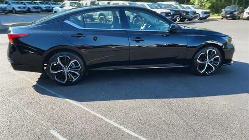 2023 Nissan Altima SR FWD