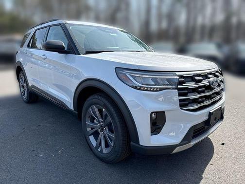 SPACE WHITE METALLIC 2026 Ford Explorer Active w/200A Pkg