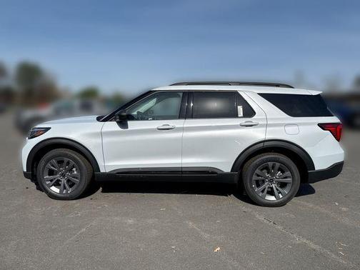 SPACE WHITE METALLIC 2026 Ford Explorer Active w/200A Pkg