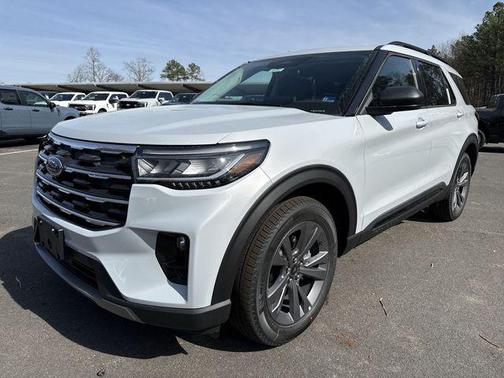 SPACE WHITE METALLIC 2026 Ford Explorer Active w/200A Pkg