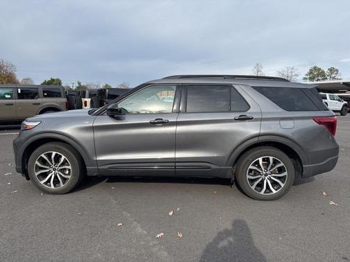 2022 Ford Explorer ST-Line