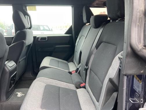 2021 Ford Bronco Base