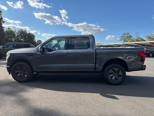 2025 Ford F-150 Lightning LARIAT
