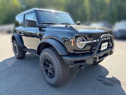 SHADOW BLACK 2026 Ford Bronco Badlands