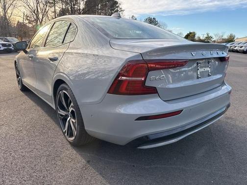 2024 Volvo S60 B5 Ultimate Dark Theme