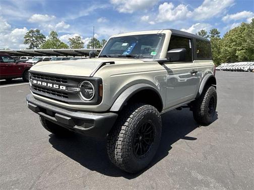 2025 Ford Bronco Base
