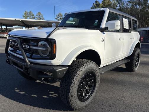2024 Ford Bronco Outer Banks