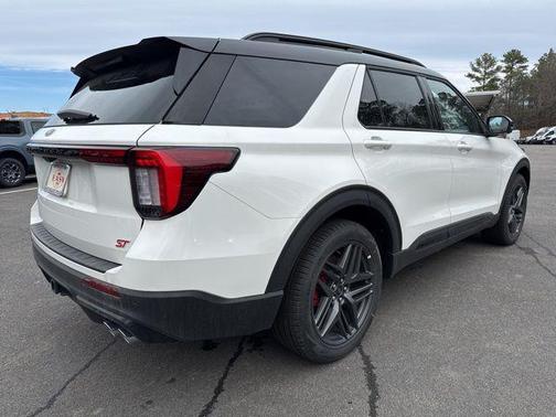 Star White Metallic Tri-Coat 2025 Ford Explorer ST