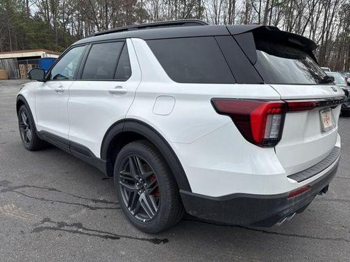 Star White Metallic Tri-Coat 2025 Ford Explorer ST