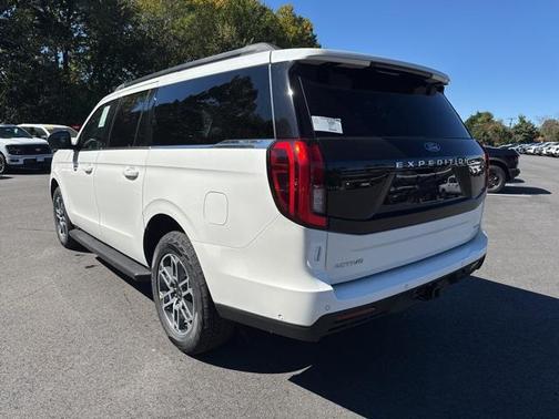 2025 Ford Expedition Max Active 4x4