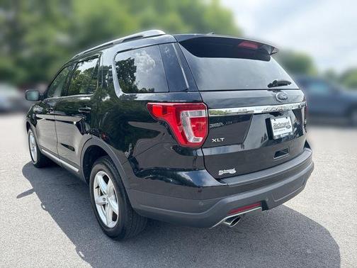 SHADOW BLACK 2018 Ford Explorer XLT