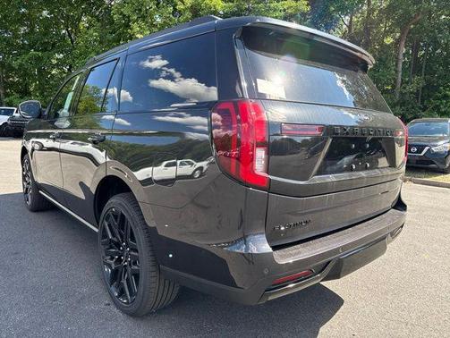 Dark Matter Gray Metallic 2026 Ford Expedition Platinum