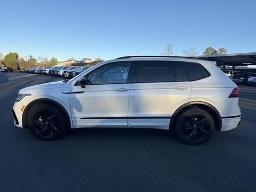 2024 Volkswagen Tiguan 2.0T SE R-Line Black 4MOTION