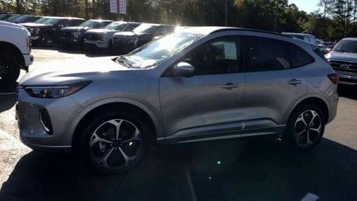 ICONIC SILVER METALLIC 2023 Ford Escape ST-Line Elite