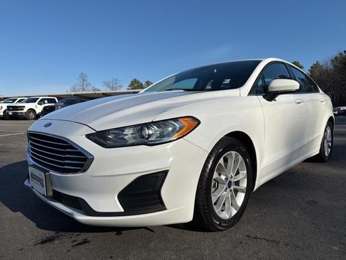 2020 Ford Fusion SE