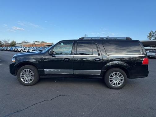 2013 Lincoln Navigator Base