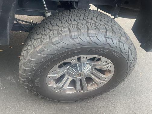 2017 RAM 2500 Tradesman Crew Cab 4x4 6'4' Box