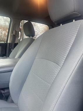 2017 RAM 2500 Tradesman Crew Cab 4x4 6'4' Box