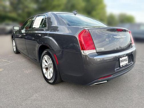 Granite Crystal Metallic Clearcoat 2015 Chrysler 300 Limited