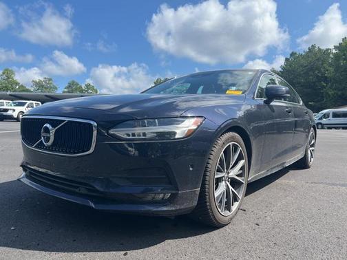 2019 Volvo S90 T6 Momentum
