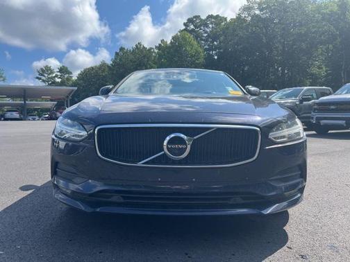 2019 Volvo S90 T6 Momentum