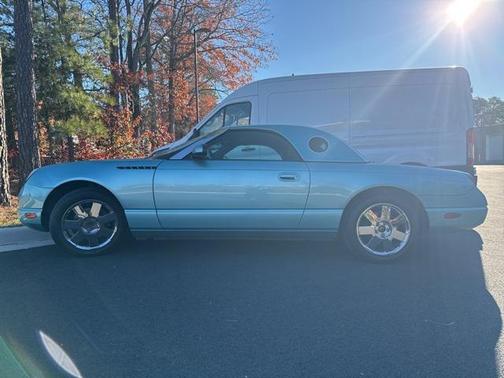 2002 Ford Thunderbird Base