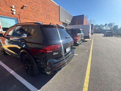 2022 Volkswagen Tiguan 2.0T SE R-Line Black 4MOTION
