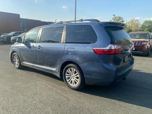 2017 Toyota Sienna XLE Premium