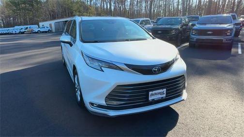 2021 Toyota Sienna Limited 7-Passenger