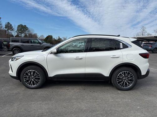 2026 Ford Escape PHEV SE