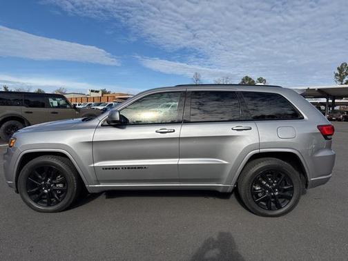 2017 Jeep Grand Cherokee Altitude