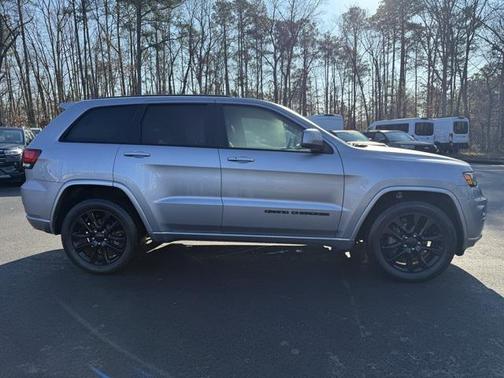 2017 Jeep Grand Cherokee Altitude