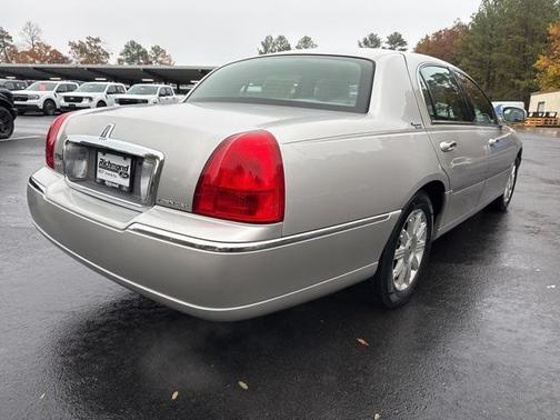 2010 Lincoln Town Car Signature