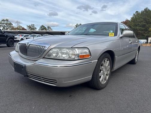 2010 Lincoln Town Car Signature