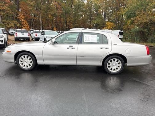 2010 Lincoln Town Car Signature