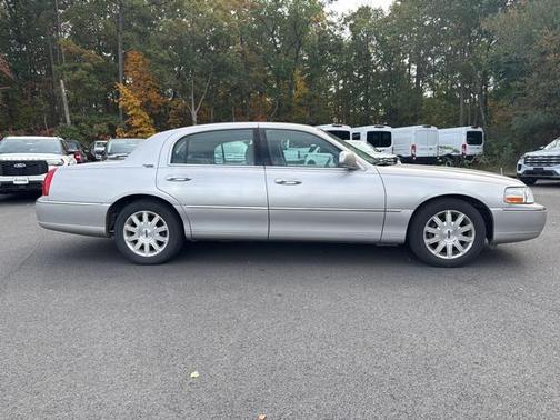 2010 Lincoln Town Car Signature