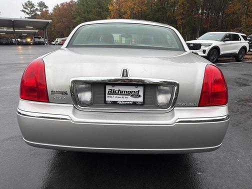 2010 Lincoln Town Car Signature