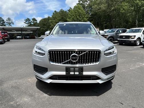 2022 Volvo XC90 T6 Momentum