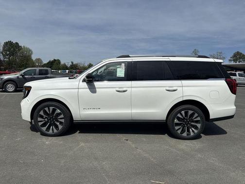 Star White Metallic Tri-Coat 2026 Ford Expedition Platinum