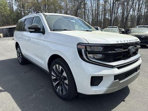 Star White Metallic Tri-Coat 2026 Ford Expedition Platinum