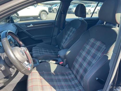 2017 Volkswagen Golf GTI 2.0T S 4-Door