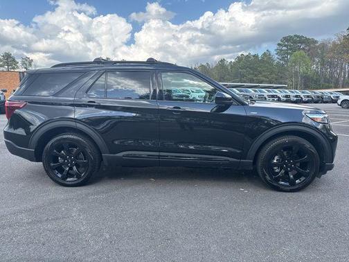 AGATE BLACK METALLIC 2024 Ford Explorer ST-Line
