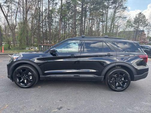 AGATE BLACK METALLIC 2024 Ford Explorer ST-Line
