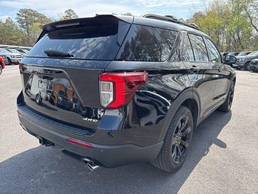 2024 Ford Explorer ST-Line